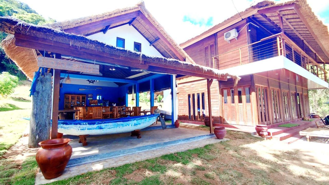 Khabita Beach Resort Lembar  Exterior photo