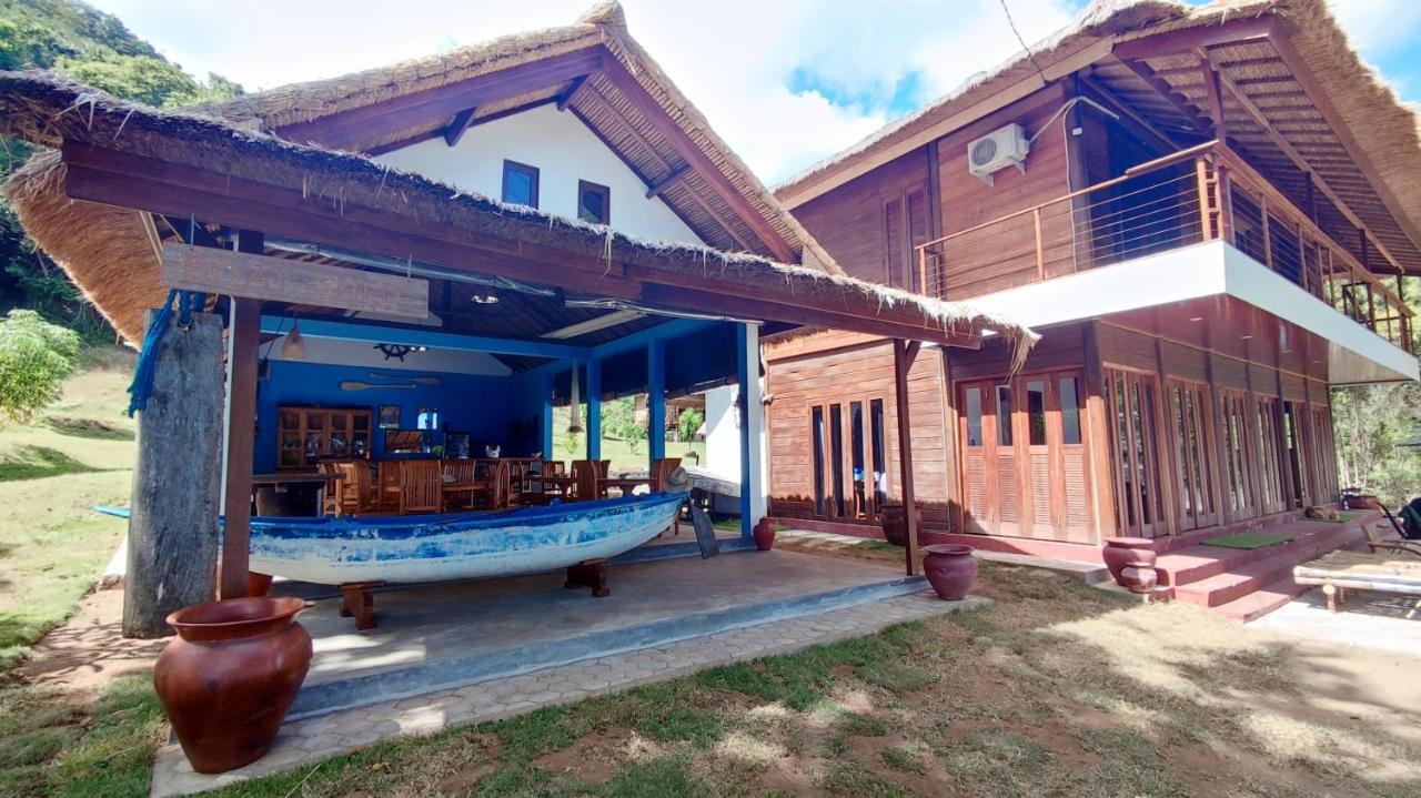 Khabita Beach Resort Lembar  Exterior photo