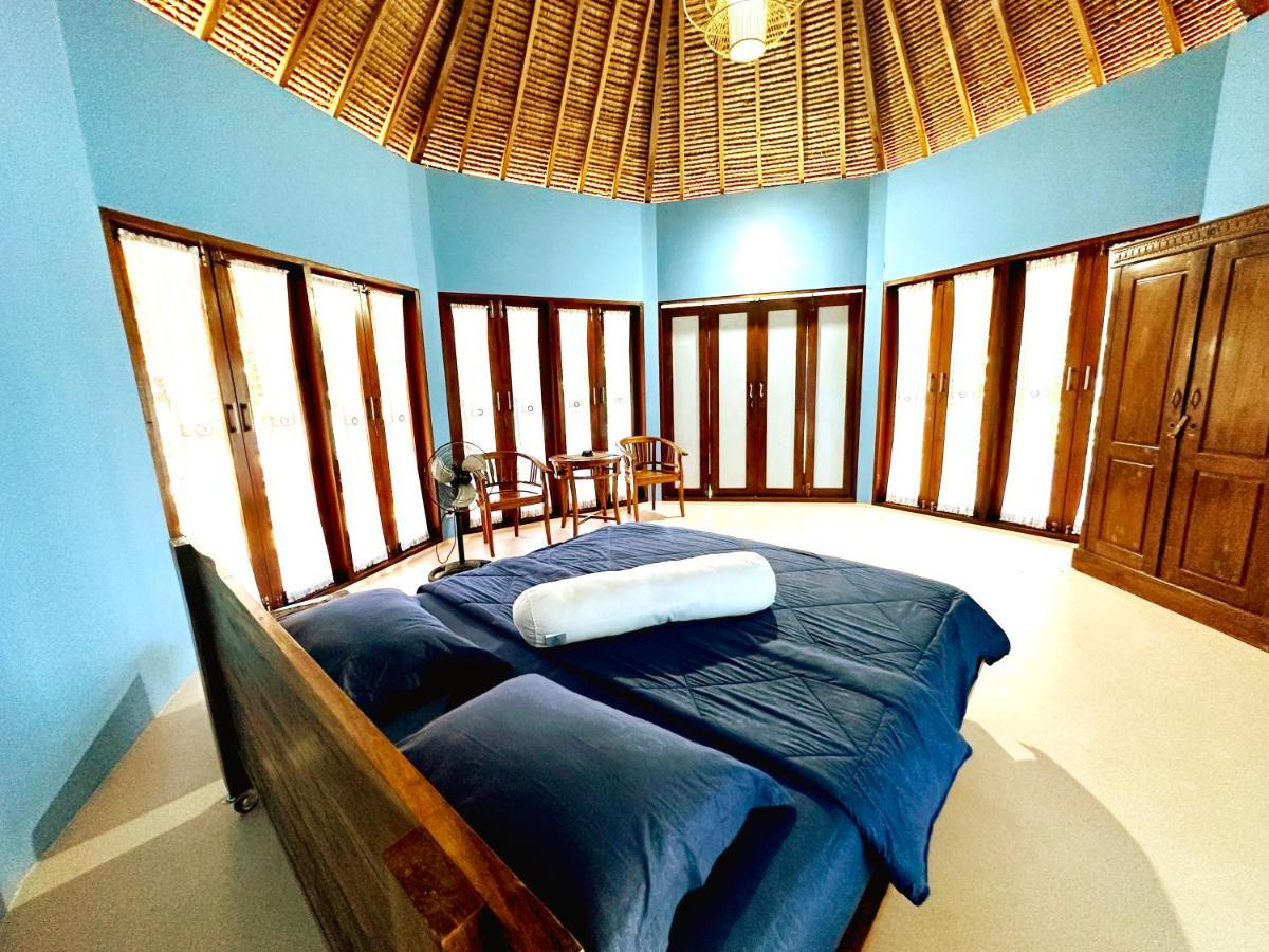 Khabita Beach Resort Lembar  Exterior photo